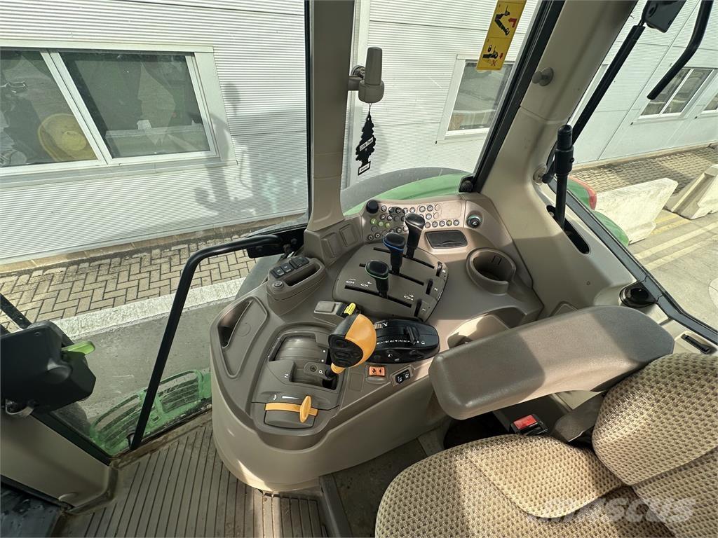 John Deere 6155M Tractoren