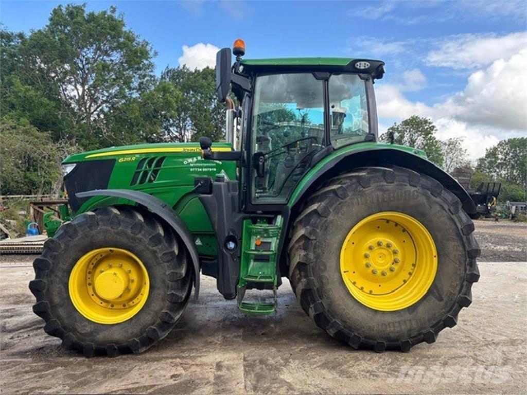 John Deere 6215R Tractoren