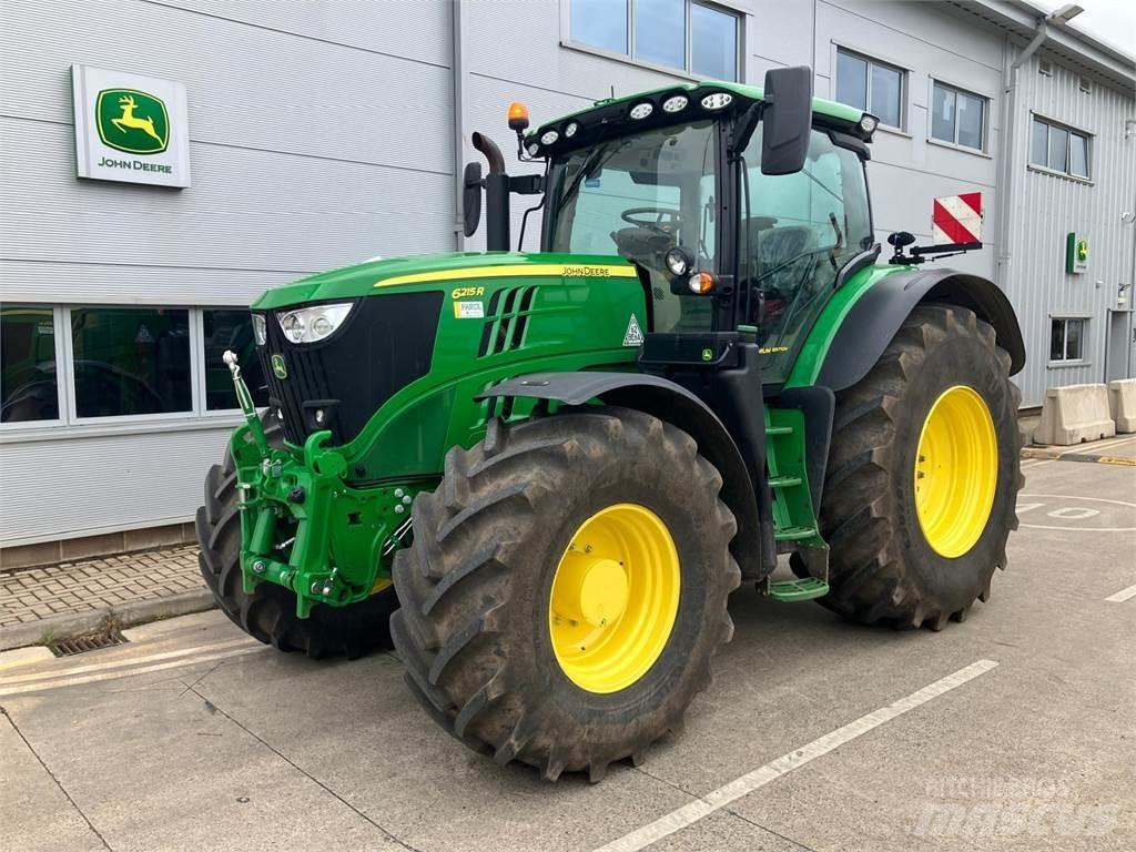 John Deere 6215R Tractoren