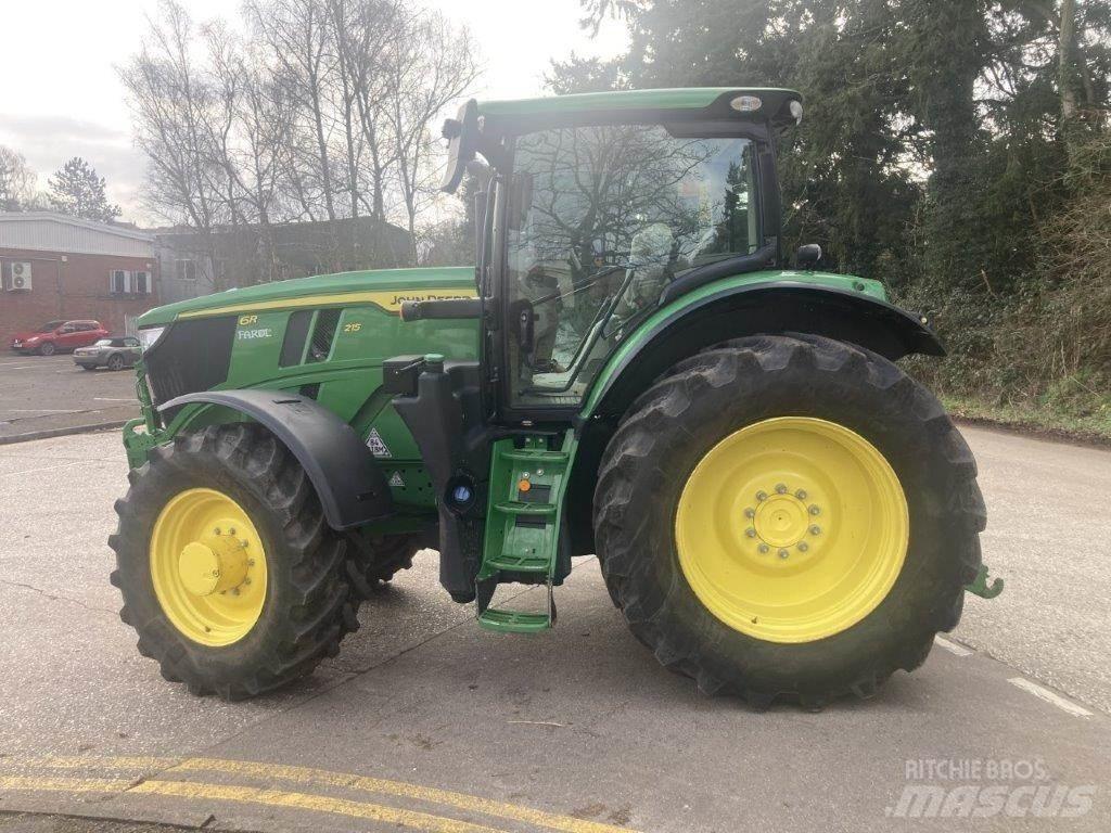 John Deere 6215R Tractoren