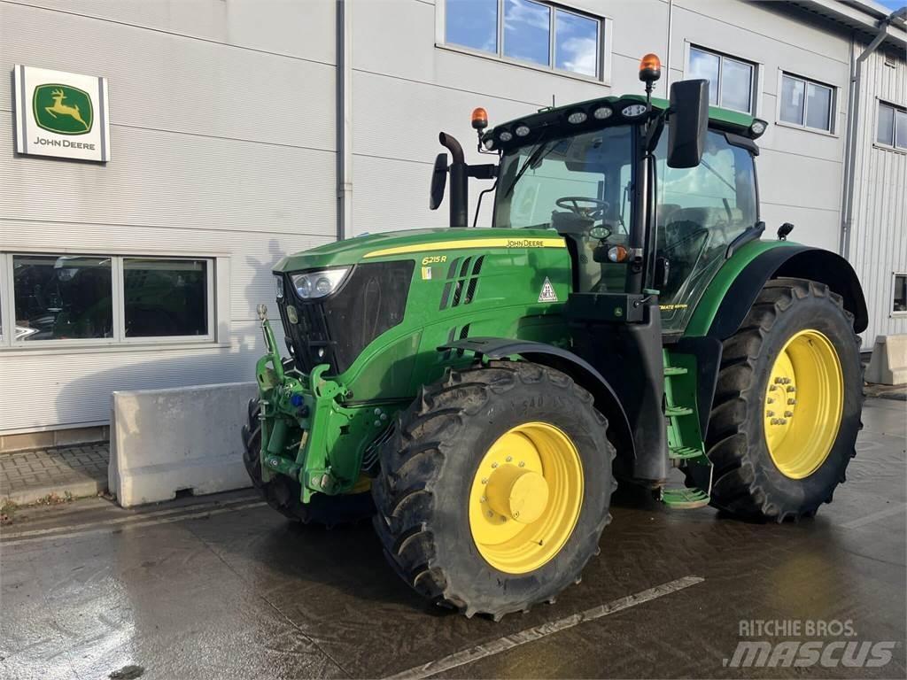 John Deere 6215R Tractoren