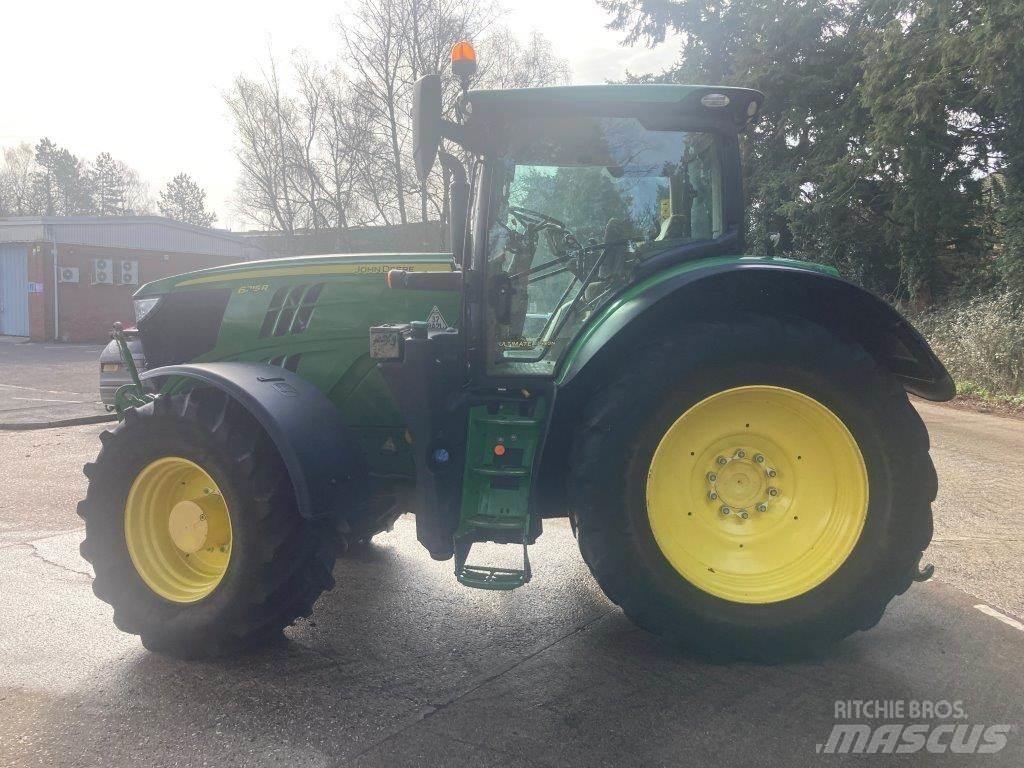 John Deere 6215R Tractoren