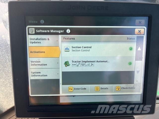 John Deere 6215R Tractoren