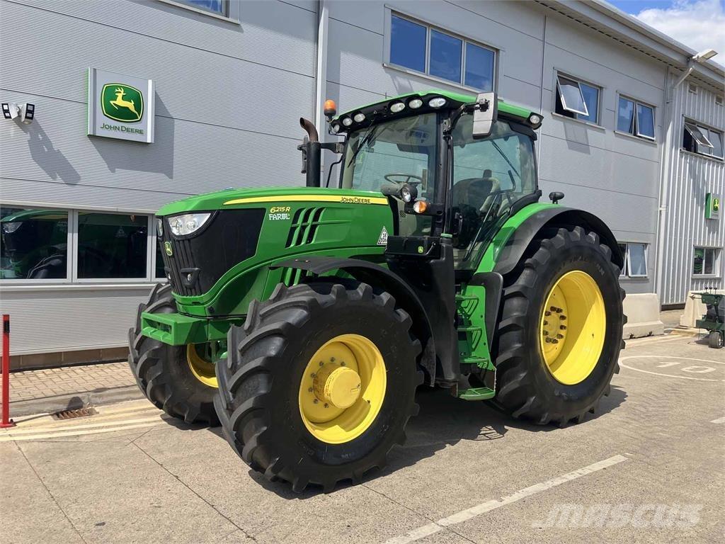 John Deere 6215R Tractoren