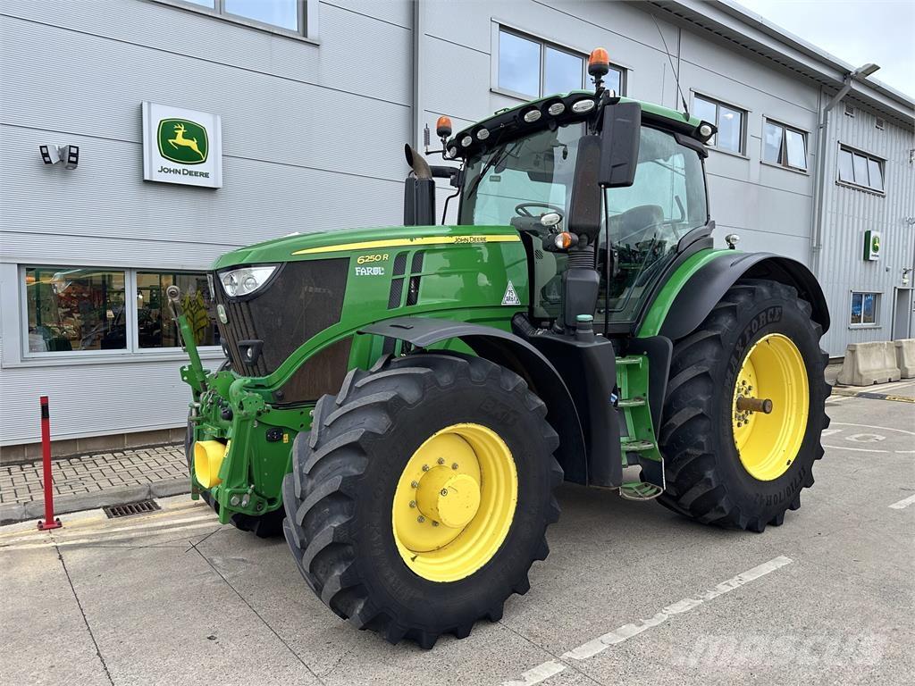 John Deere 6250R Tractoren