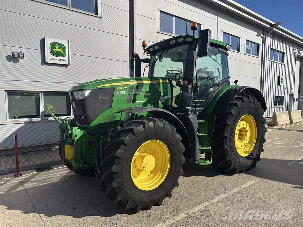 John Deere 6250R Tractoren