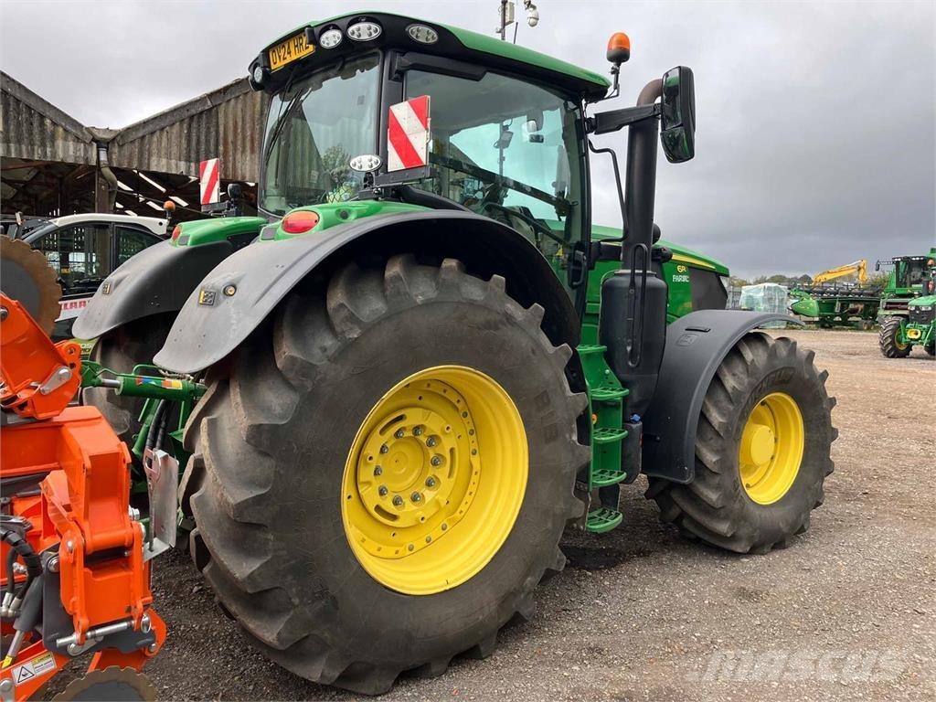 John Deere 6R 215 Tractoren