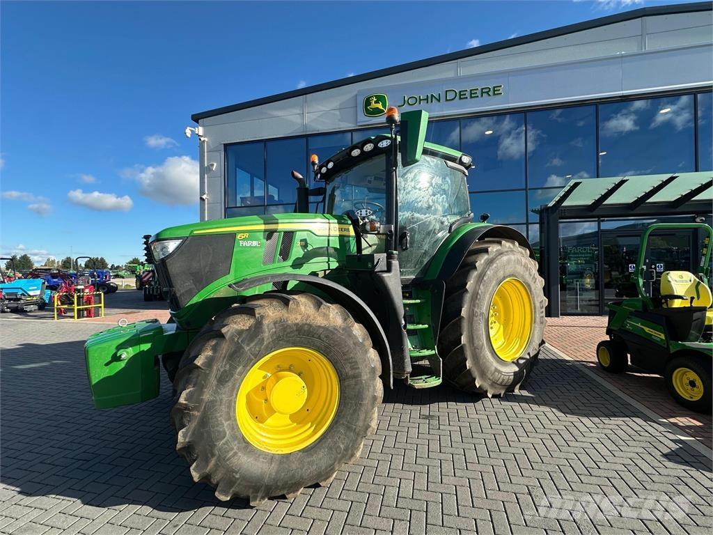 John Deere 6R 215 Tractoren