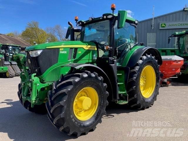 John Deere 6R 215 Tractoren
