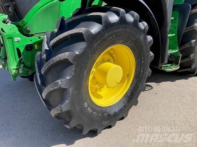 John Deere 6R 215 Tractoren
