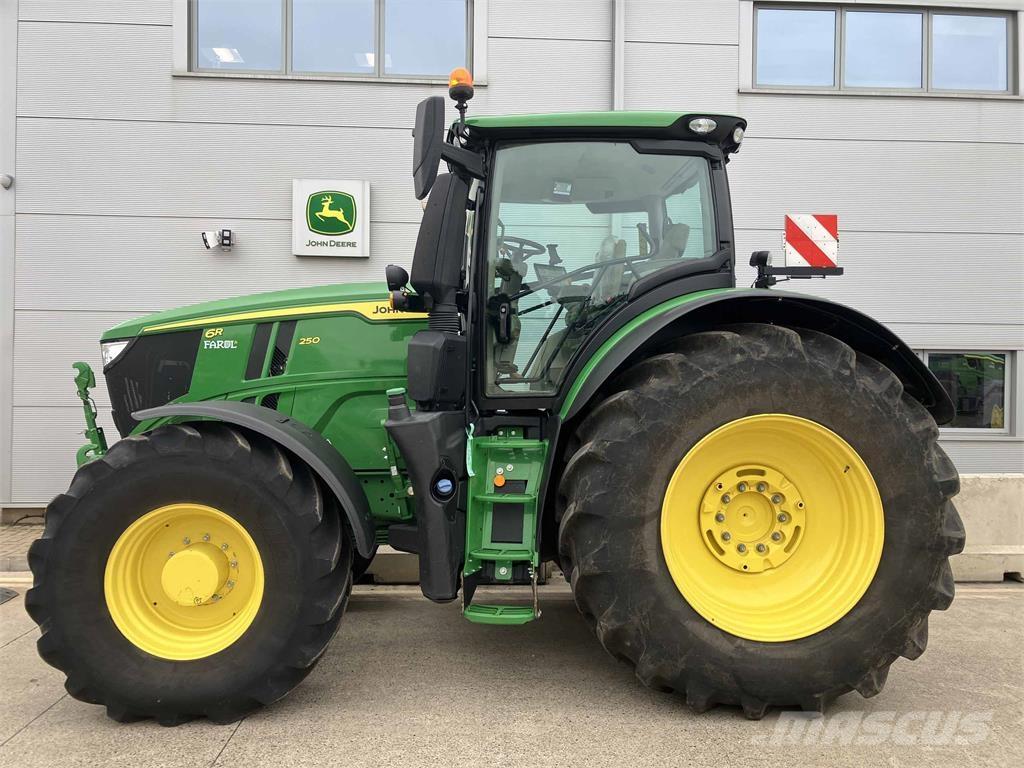 John Deere 6R 250 Tractoren