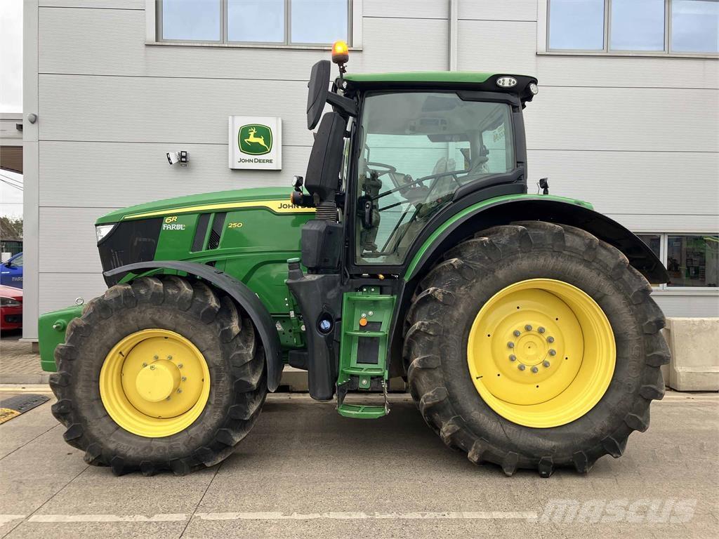 John Deere 6R 250 Tractoren