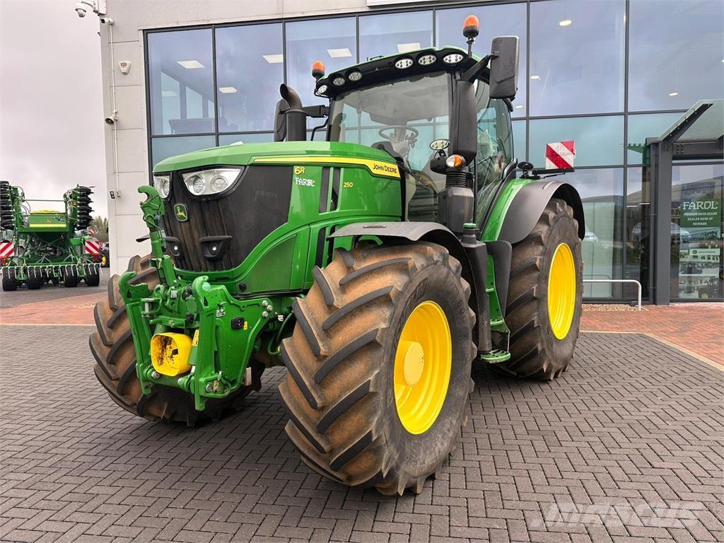 John Deere 6R 250 Tractoren
