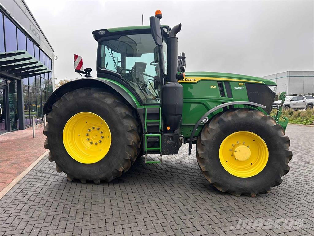 John Deere 6R 250 Tractoren