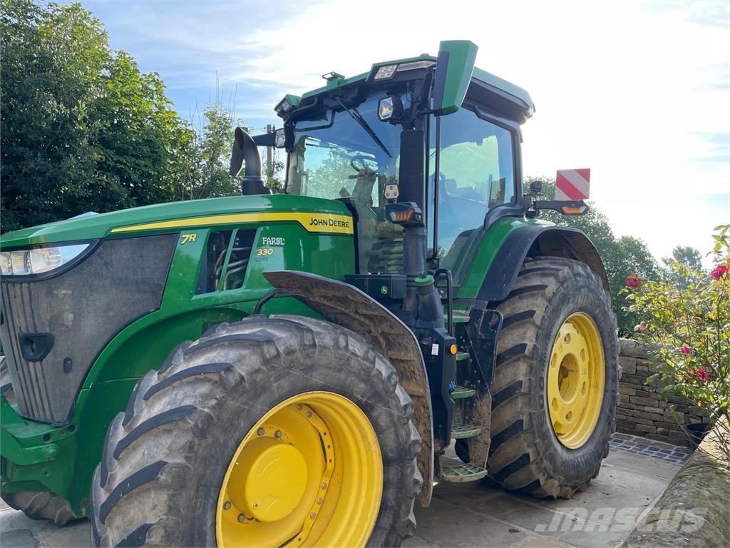 John Deere 7R 330 Tractoren