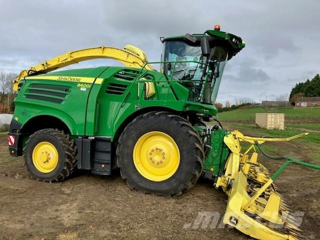 John Deere 8400i Zelfrijdende veldhakselaars