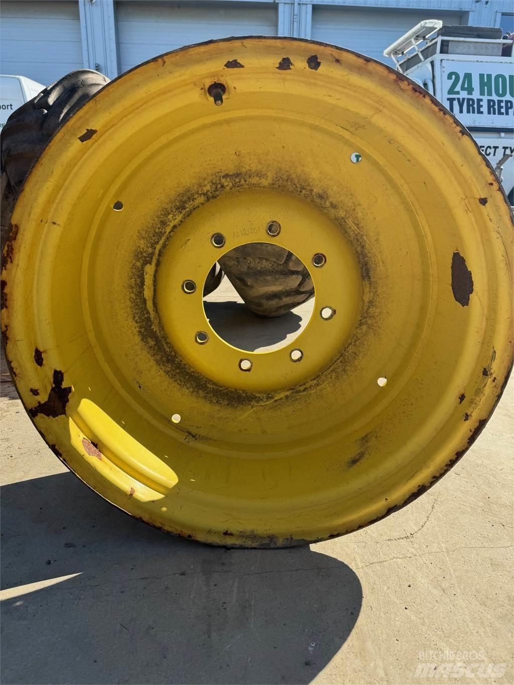 John Deere Example Banden, wielen en velgen