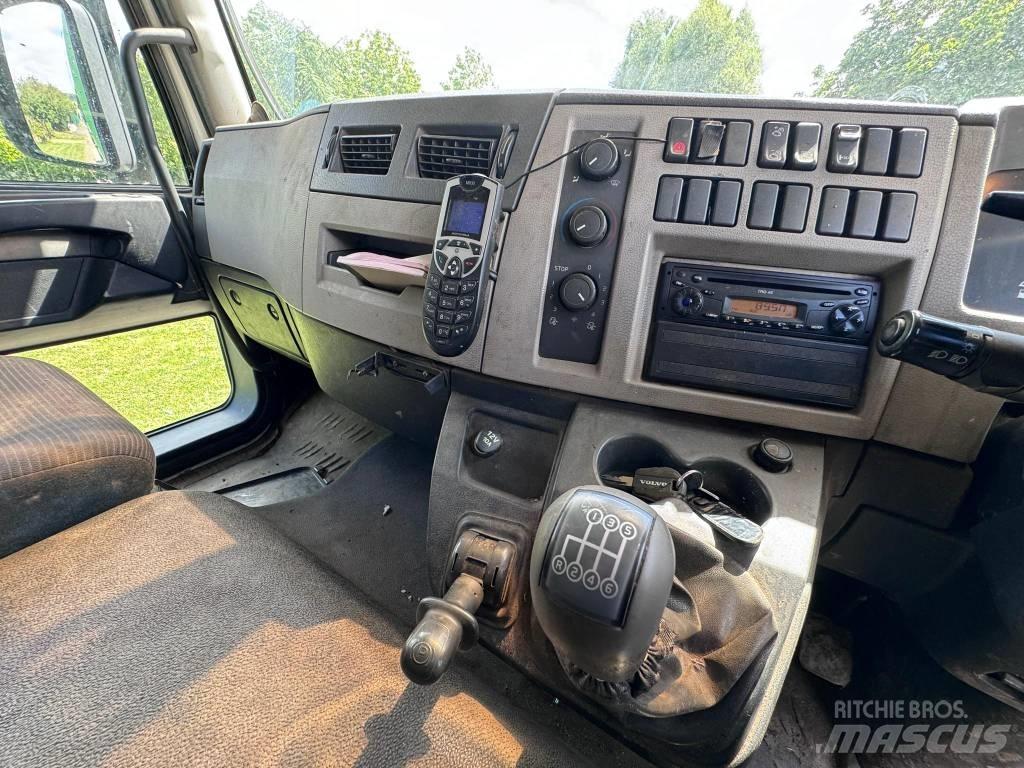 Volvo FL 240 Dieren transport trucks