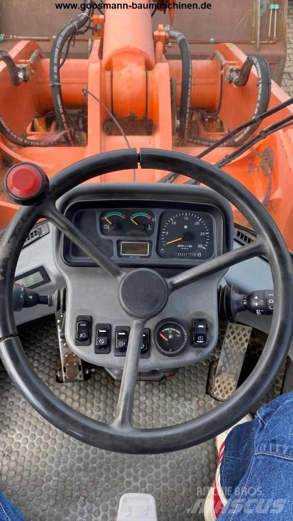 Hitachi LX 210 E Wielladers