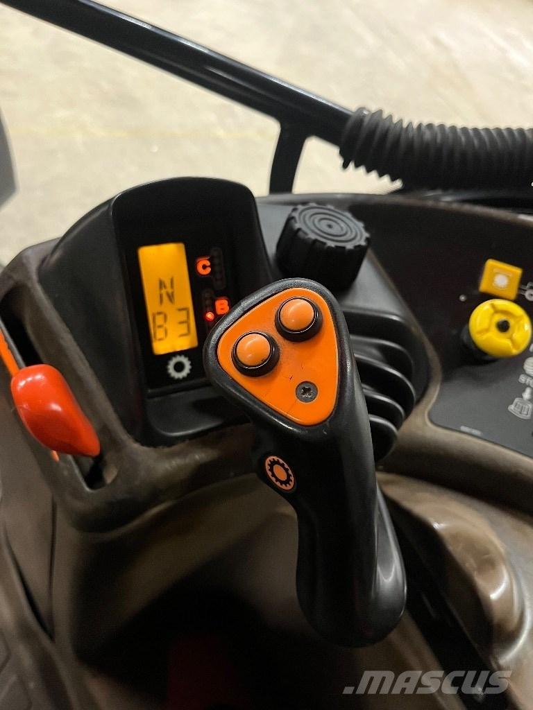 New Holland M 115 Tractoren