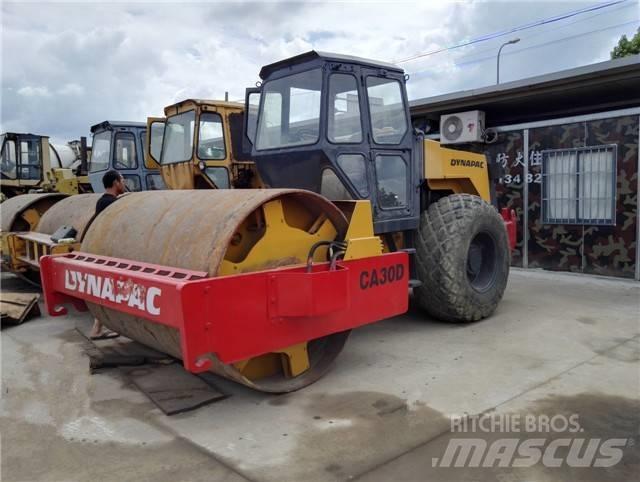 Dynapac CA 30 D Trilrolwalsen