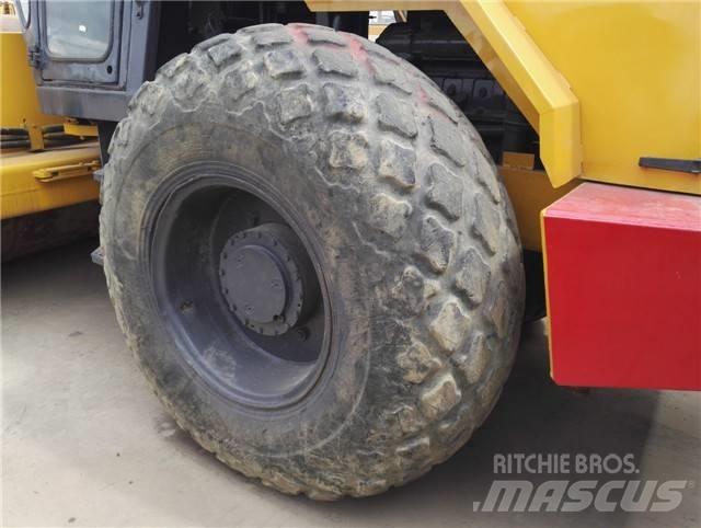 Dynapac CA 30 D Trilrolwalsen