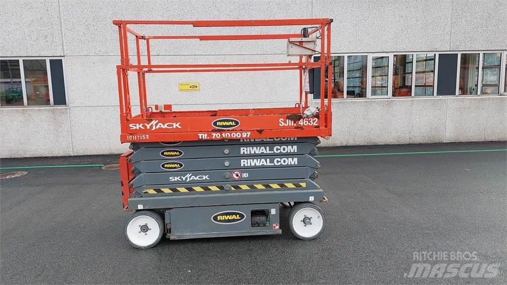SkyJack SJIII4632 Schaarhoogwerkers