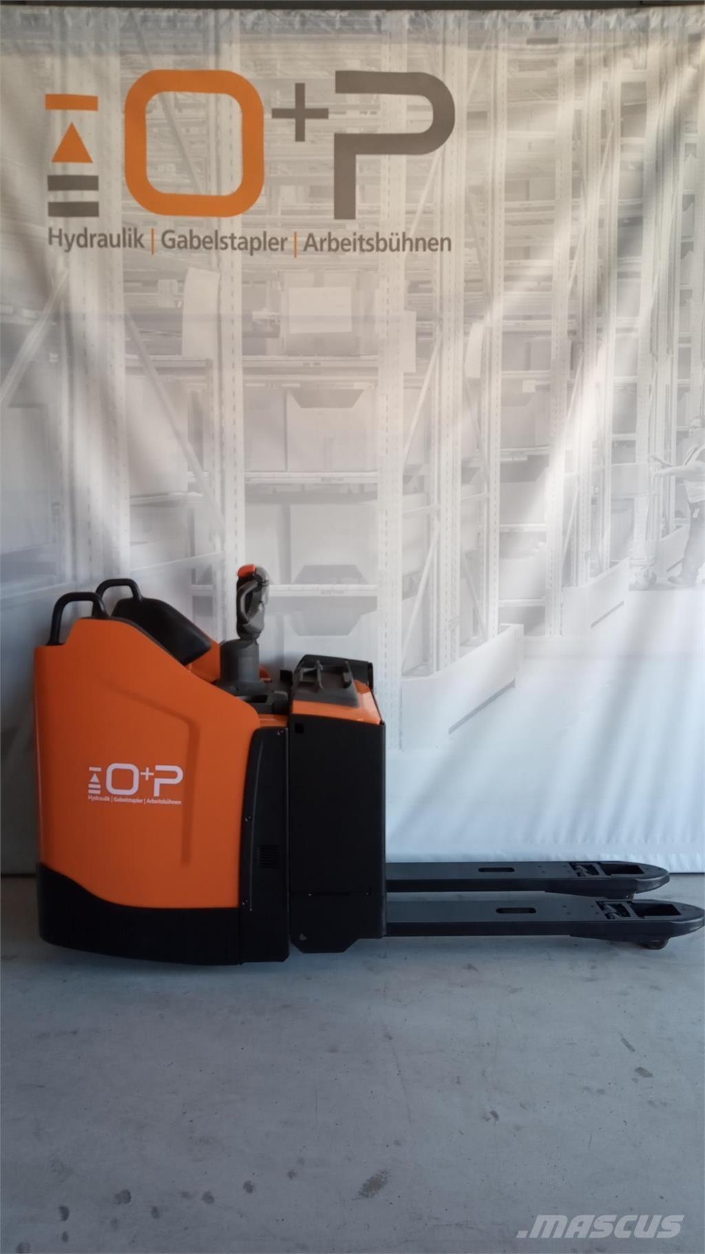 Toyota LPE 200 Stapelaar meeloop