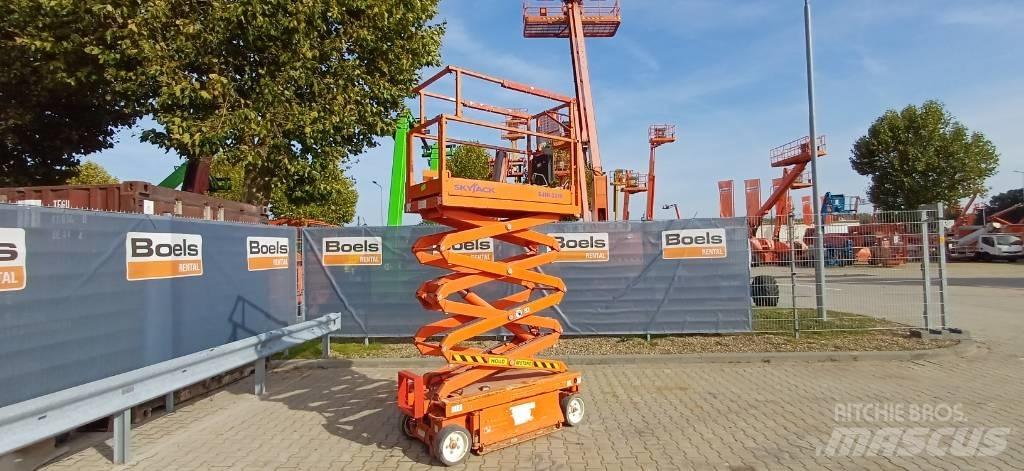 SkyJack SJIII 3219 Schaarhoogwerkers