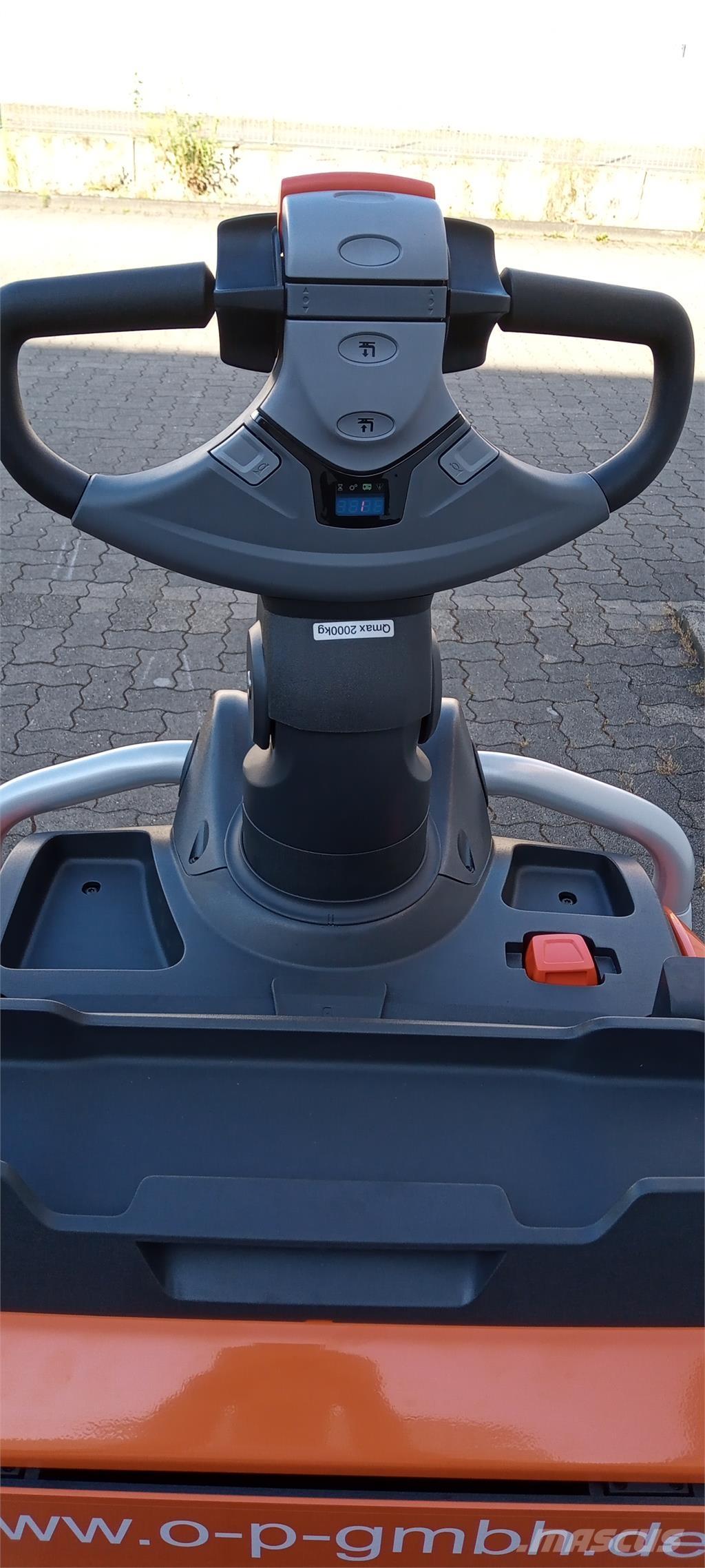 Toyota LPE200 Stapelaar meeloop