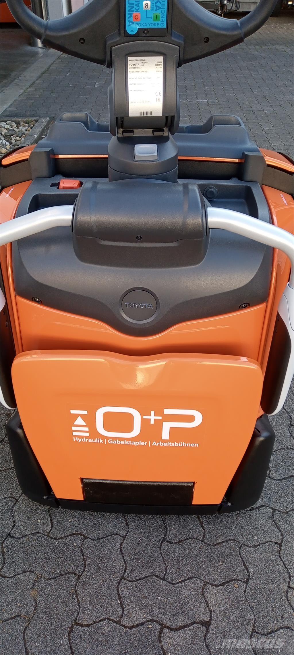 Toyota LPE200 Stapelaar meeloop