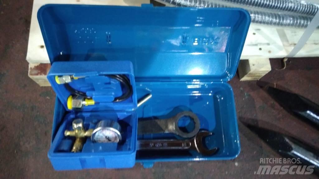  Essential  EB20 Hamers en brekers