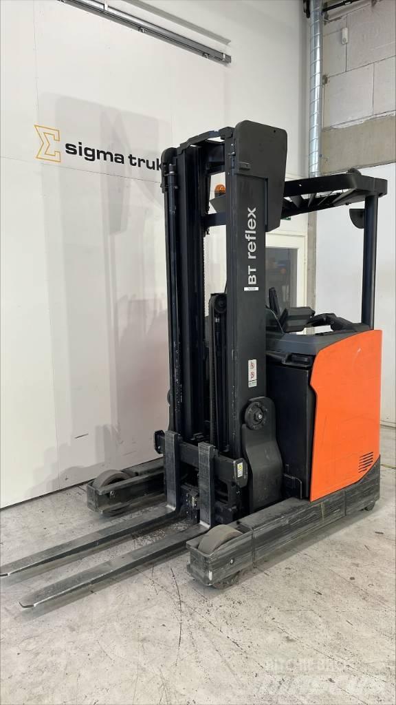 BT RR E 140 H Reachtruck voor hoog niveau