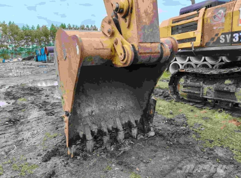 CAT 326 Rupsgraafmachines