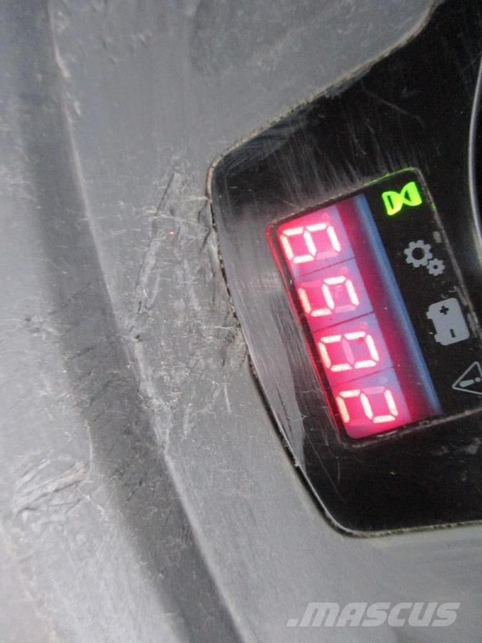 BT LPE200 Meerij pallettruck met platform