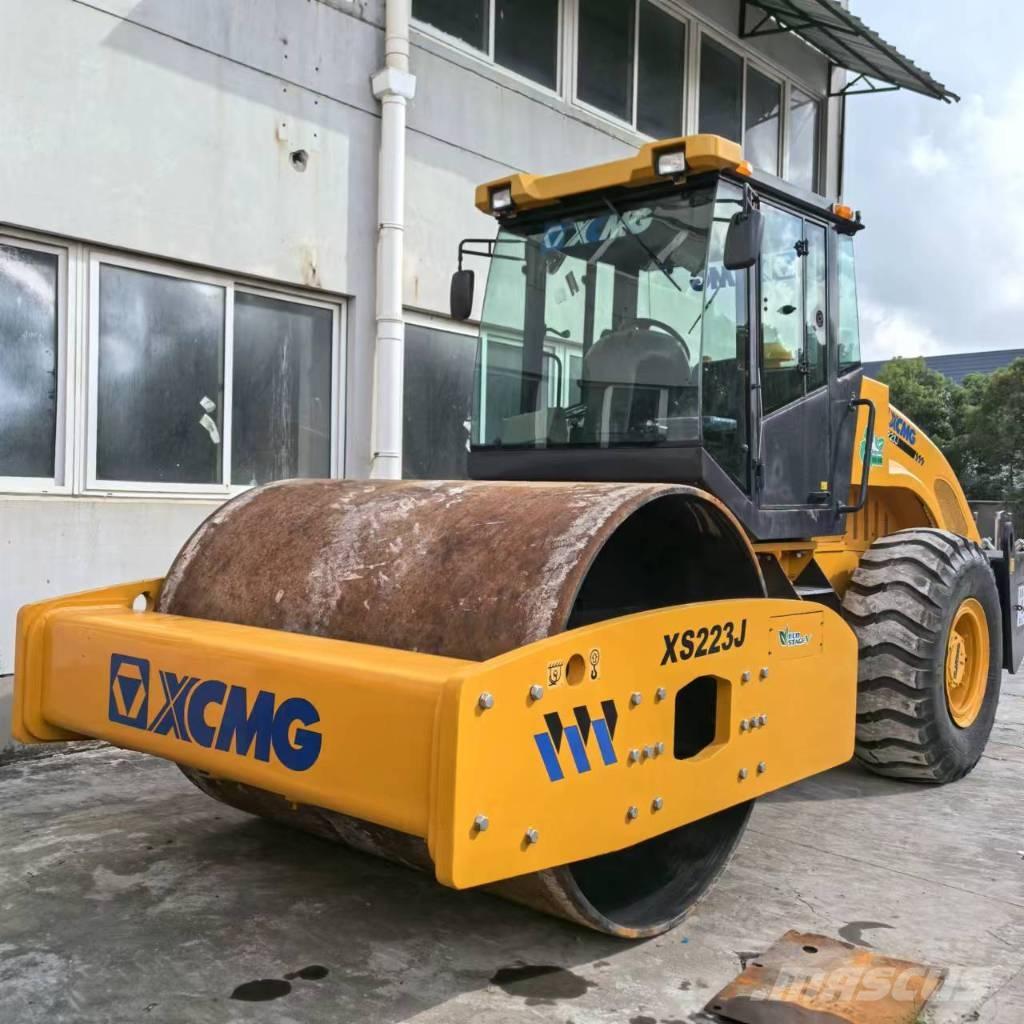 XCMG XS 223 J Trilrolwalsen