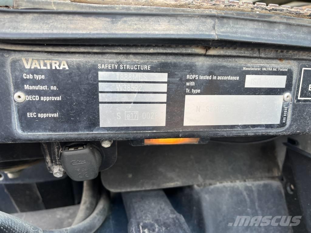 Valtra N 141 Tractoren