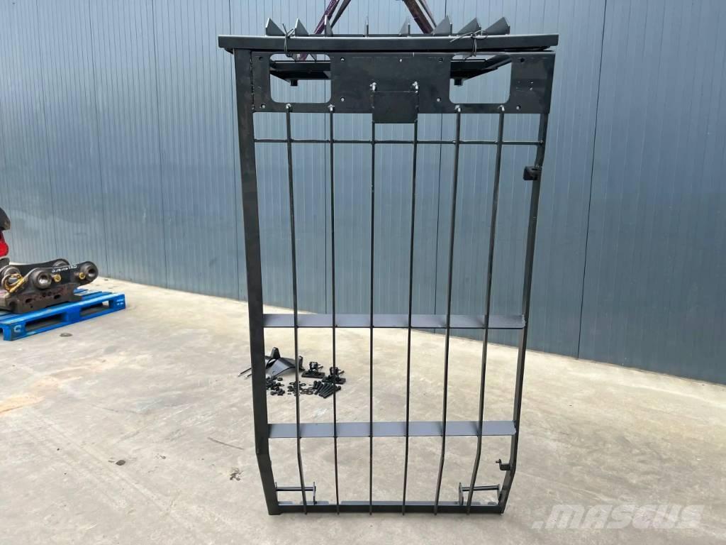 CAT 318C Guard Cabine en interieur