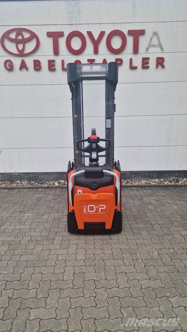Toyota SPE160 Stapelaar meeloop