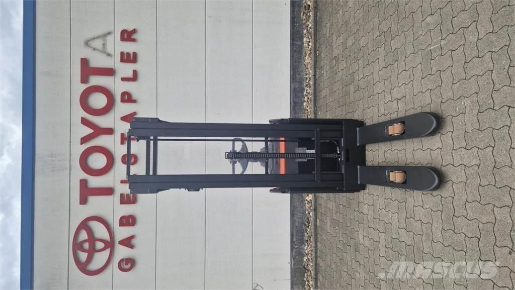 Toyota SPE160 Zelfrijdende stapelaars