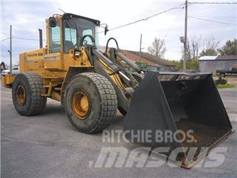 Volvo BM L120B Wielladers