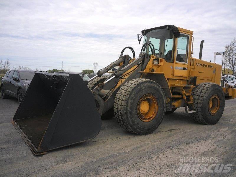 Volvo BM L120B Wielladers