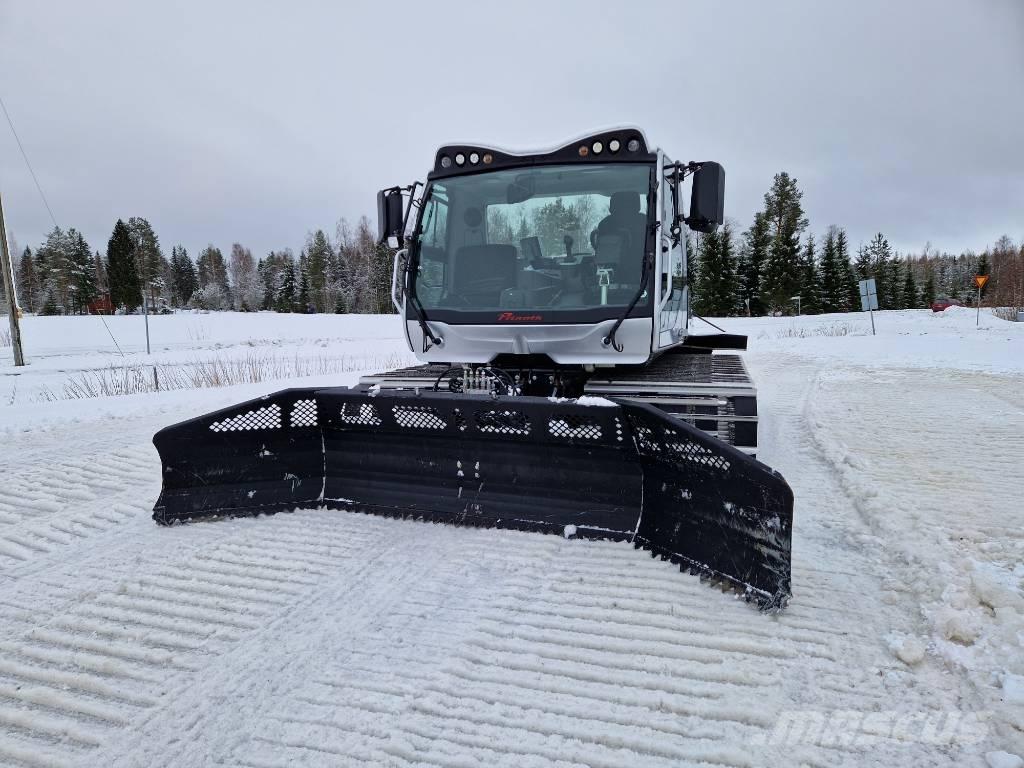 Prinoth Husky 4F Sneeuwruimers en -schuivers