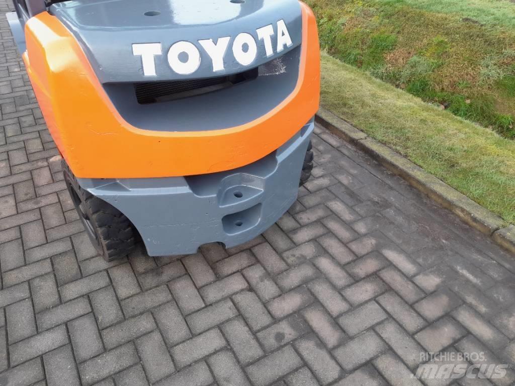 Toyota Tonero 25 Diesel heftrucks