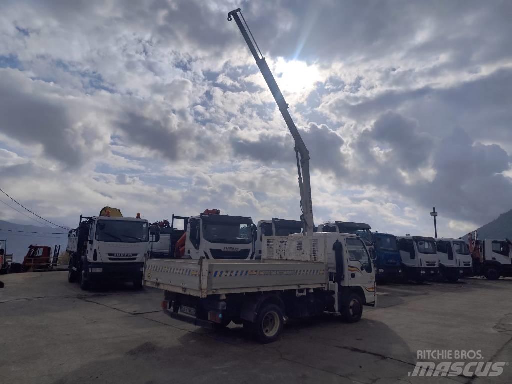 Isuzu NPR77G-5DX Vlakke laadvloer met kraan