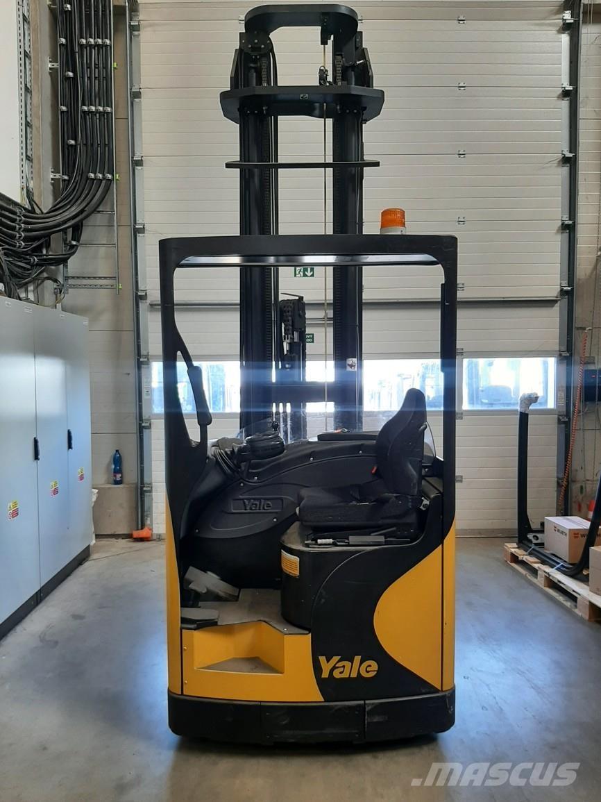 Yale MR16H Reachtruck voor hoog niveau