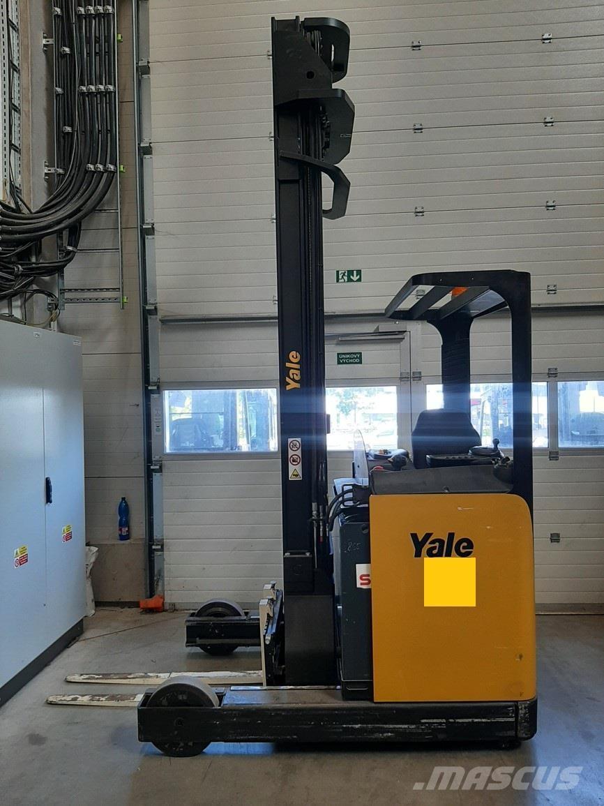 Yale MR16H Reachtruck voor hoog niveau