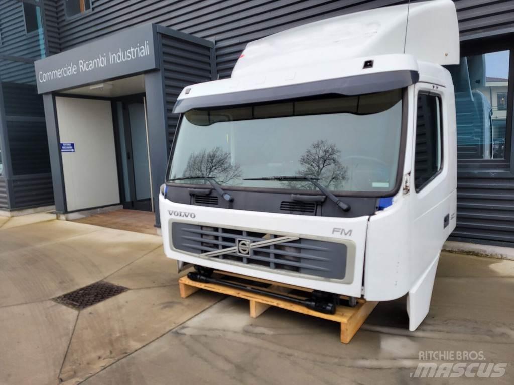 Volvo FL Cabine en interieur