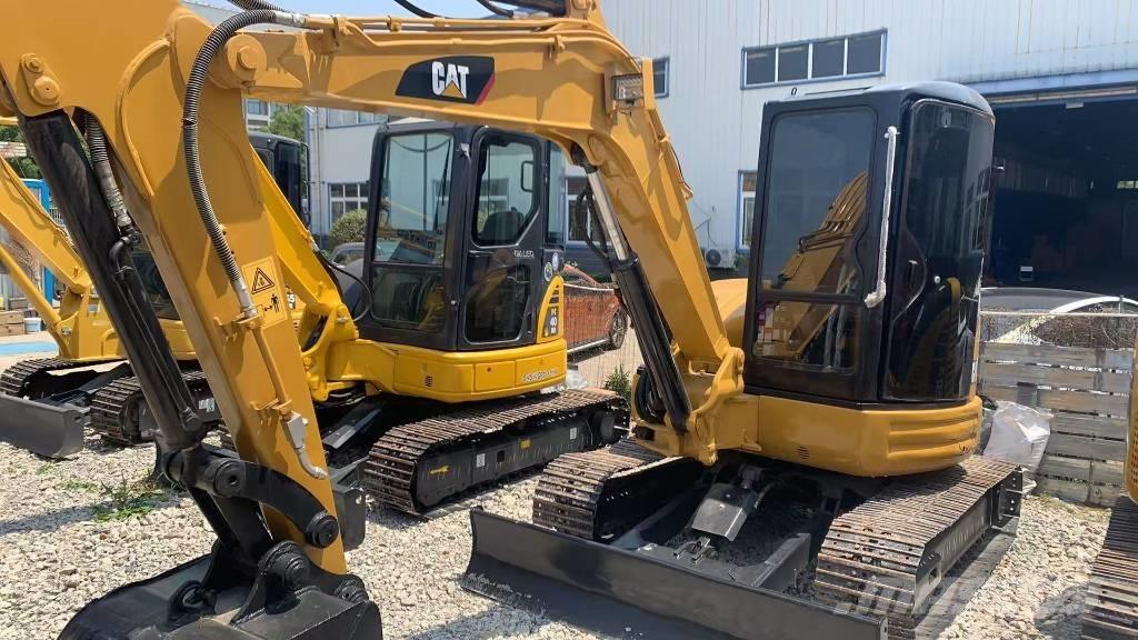 CAT 304 Rupsgraafmachines