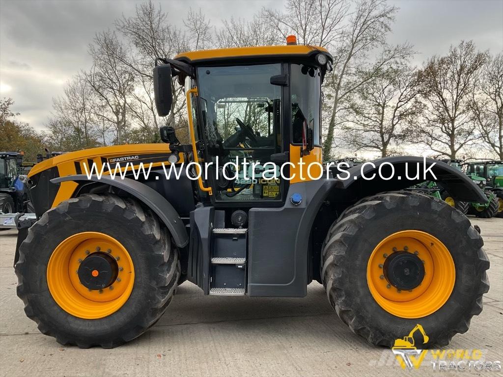 JCB Fastrac 4220 Tractoren